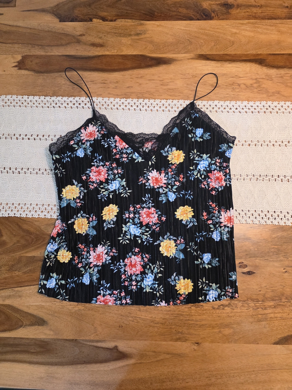 Dynamite Black Floral Pleated V-Neck Camisole Cami Top - Size M